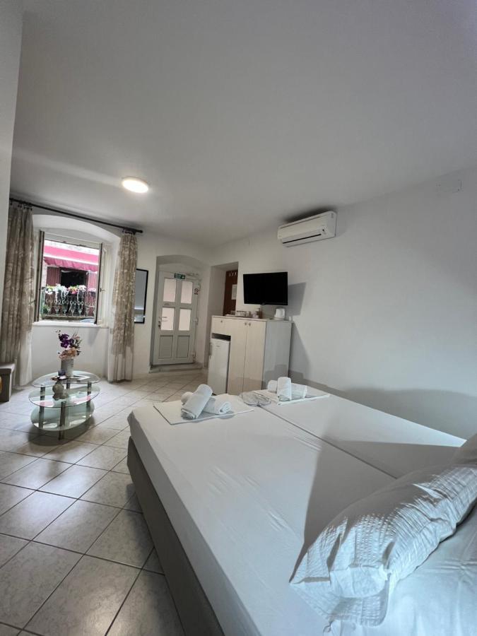 Residence Bella Стари Град Екстериор снимка