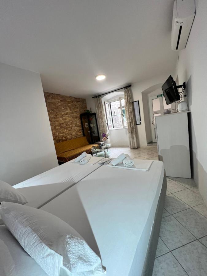 Residence Bella Стари Град Екстериор снимка